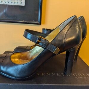 Banana Republic Size 8 Black Leather Pumps With Straps